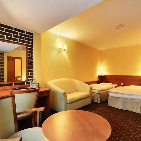 Hotel Astra Tajemniczy Ogrod Poznan Dış mekan fotoğraf