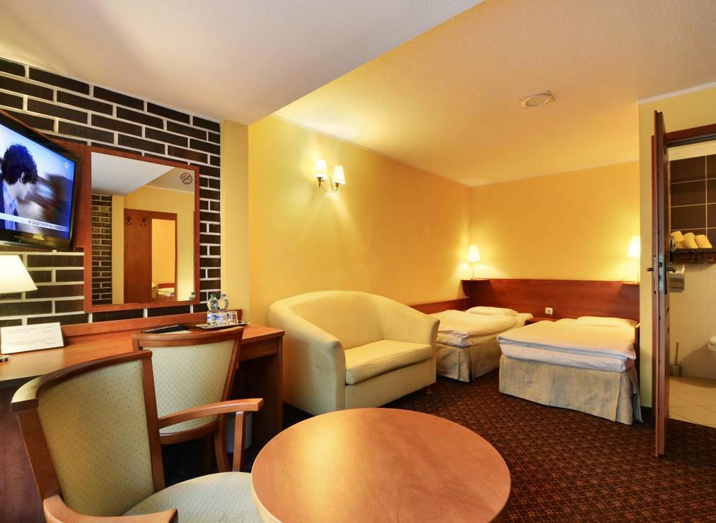 Hotel Astra Tajemniczy Ogrod Poznan Dış mekan fotoğraf
