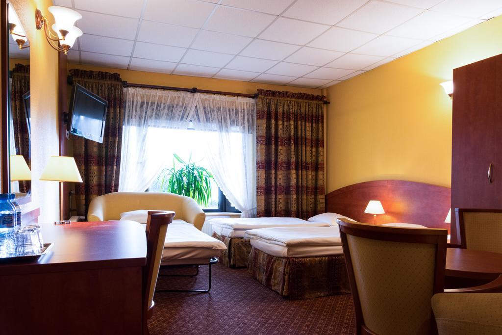 Hotel Astra Tajemniczy Ogrod Poznan Dış mekan fotoğraf