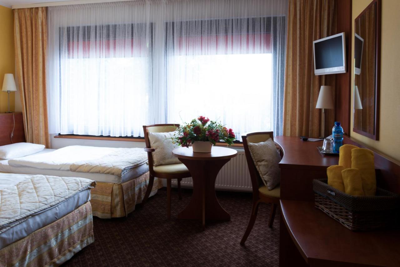 Hotel Astra Tajemniczy Ogrod Poznan Dış mekan fotoğraf