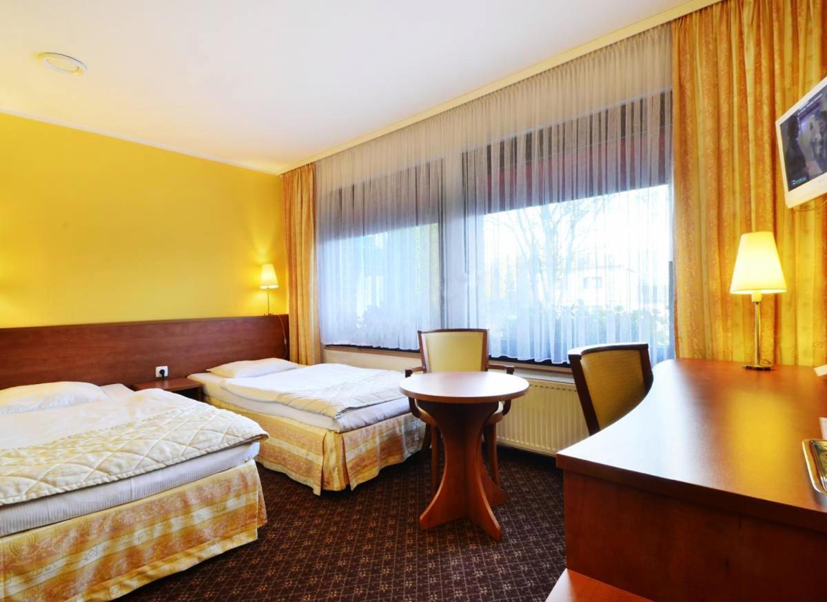 Hotel Astra Tajemniczy Ogrod Poznan Dış mekan fotoğraf
